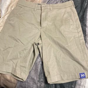 Mens Apt. 9 shorts, Size 30, Brand New